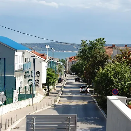 Sun - 100m From Sea *